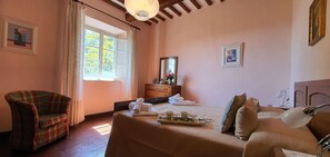 2 camere, culla da viaggio, Wi-Fi gratuito