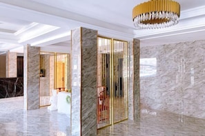 المنشأة من الداخل