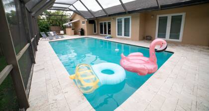 🏖Spacious Villa 🌴 4-Bedroom with Heated Pool 🤩🔥