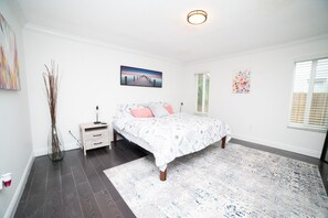 4 bedrooms, iron/ironing board, free WiFi, bed sheets