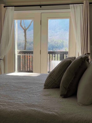 4 chambres, fer et planche à repasser, Wi-Fi, draps fournis