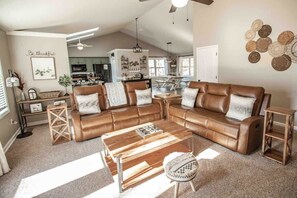 Televisión, videojuegos y oficina 