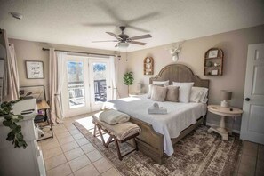 4 chambres, fer et planche à repasser, Wi-Fi, draps fournis