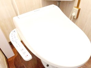 Exclusive Apartment | Bathroom | Combined shower/tub, hair dryer, towels, soap - Sanko Poyu (Osaka)