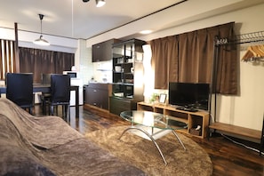 Family Apartment | Living area - Sanko Poyu (Osaka)