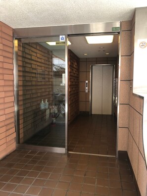 Interior entrance - Sanko Poyu (Osaka)