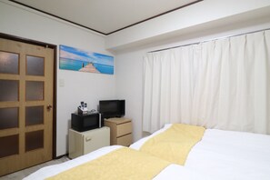 Family Apartment | Laptop workspace, blackout drapes, free WiFi, bed sheets - Sanko Poyu (Osaka)
