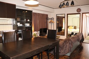 ファミリー アパートメント | リビング エリア