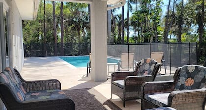 Luxury Private Retreat with New Pool in Naples