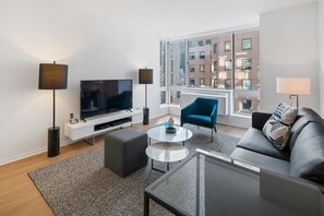 TV - One Bedroom in Midtown West near Times Square (New York)