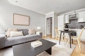 Télévision, chaîne hi-fi