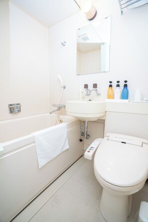 샤워기/욕조 결합, 슬리퍼, 비데, 타월