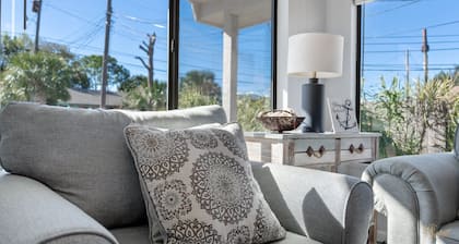 Pet Friendly | Remodeled | Private Backyard | FLPCB37