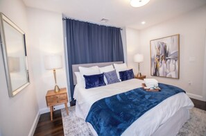 6 bedrooms, iron/ironing board, WiFi, bed sheets