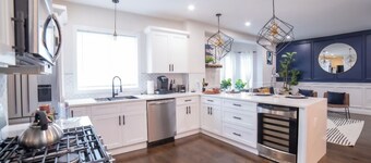 Boston 2 level luxury home, Free Parking, 5 mins to casino & 10 mins to airport