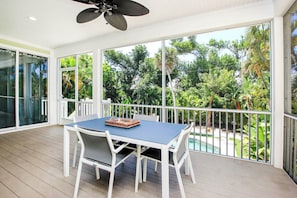 Outdoor dining - All Seasons Villa - Superb location, amenities and just steps to the sand (Captiva)