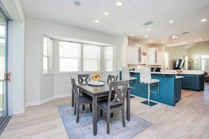 Dining - All Seasons Villa - Superb location, amenities and just steps to the sand (Captiva)
