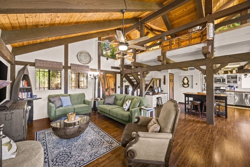 Experience Lake Life Steps Away! Crestline's 3-bedroom Retreat Near Lake Gregory - San Bernardino