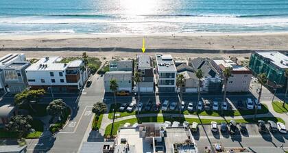 Beachfront Sunset Beach, Ocean Views, Sleeps 10