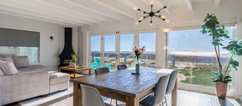 Beachfront Sunset Beach, Ocean Views, Sleeps 10