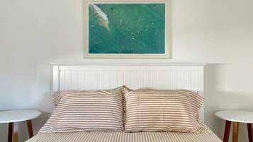 3 slaapkamers, een strijkplank/strijkijzer, beddengoed