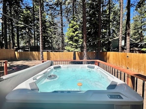 Outdoor spa tub