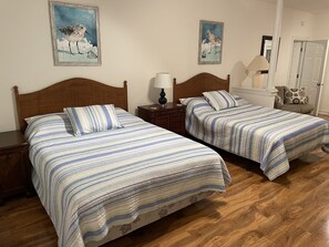 2 dormitorios, tabla de planchar con plancha, wifi gratis y ropa de cama