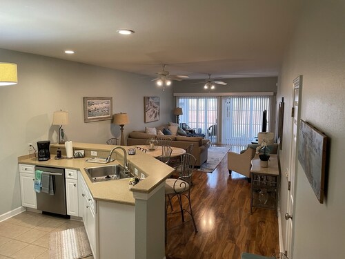 Ground Floor Unit Champions at Sea Trail Villa Close to beach and golf