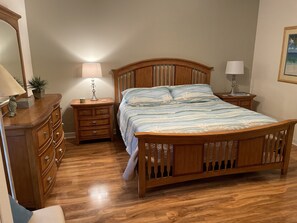 2 chambres, fer et planche à repasser, Wi-Fi gratuit, draps fournis