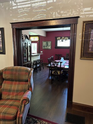 المنشأة من الداخل