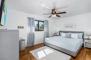 4 bedrooms, desk, iron/ironing board, travel crib