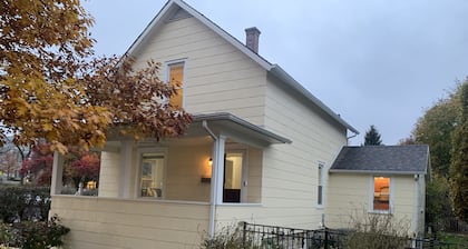 Walking distance to everything downtown Naperville!