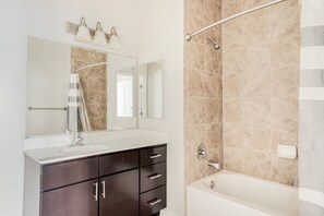 ヘアドライヤー、タオル