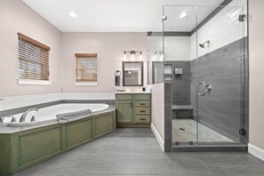 Combined shower/bathtub, jetted bath, hair dryer, towels - Secluded Asheville Luxury Home with Pool, Hot Tub & Theater  | 15 min to Downtown! (Asheville)