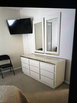 2 bedrooms, WiFi - Golf Community Condo w/fitness center (Orlando Ventura)