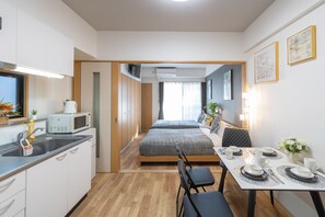 Living area - Kuromon Royal (Osaka)