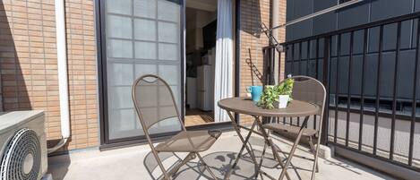 Deluxe Apartment | Balcony