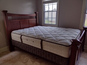 3 camere, una scrivania, Wi-Fi, lenzuola