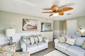 TV, fireplace, ping pong - Tropical Bayfront Escape w/ Heated Pool & Dock! (Englewood)
