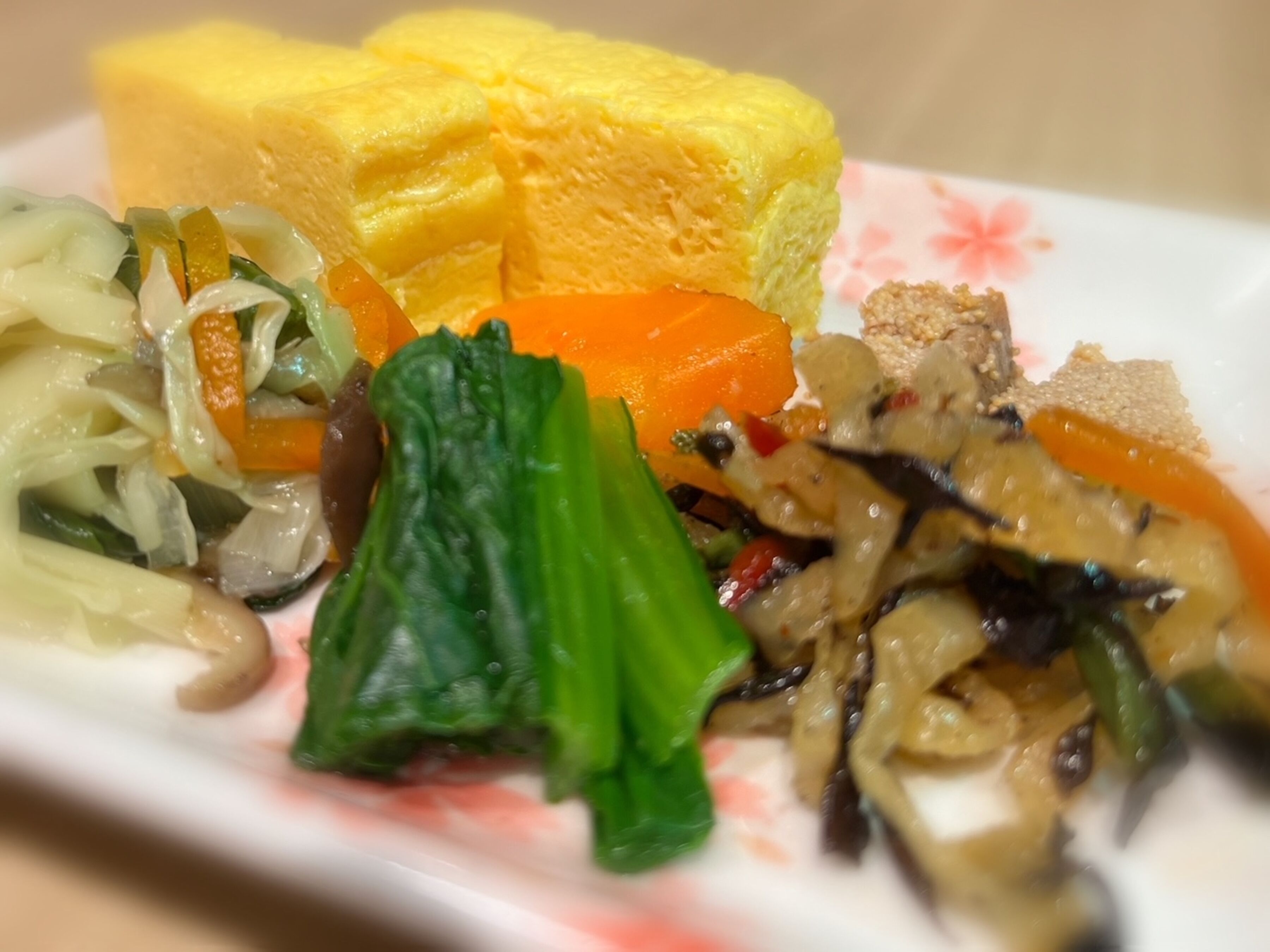 daily buffet breakfast (jpy 1320 per person)