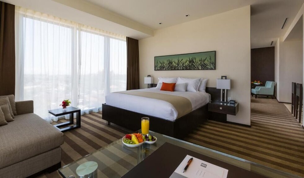 Perfect Getaway! 4 Spacious Rooms, Sleep System Adjustable Comfort Beds, Pool - Miami