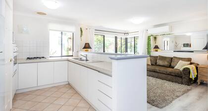 Scarborough Villa On Duke - Executive Escapes