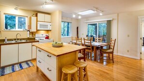 Unclassified image, 3 of 86, button - 30GS - BBQ - Hot Tub - Wi-Fi - Pets Ok - Sleeps 8 (Deming)