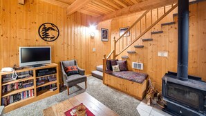 Staircase - 32MBR - BBQ - Pets Ok - Wood Stove - Sleeps 7 (Deming)
