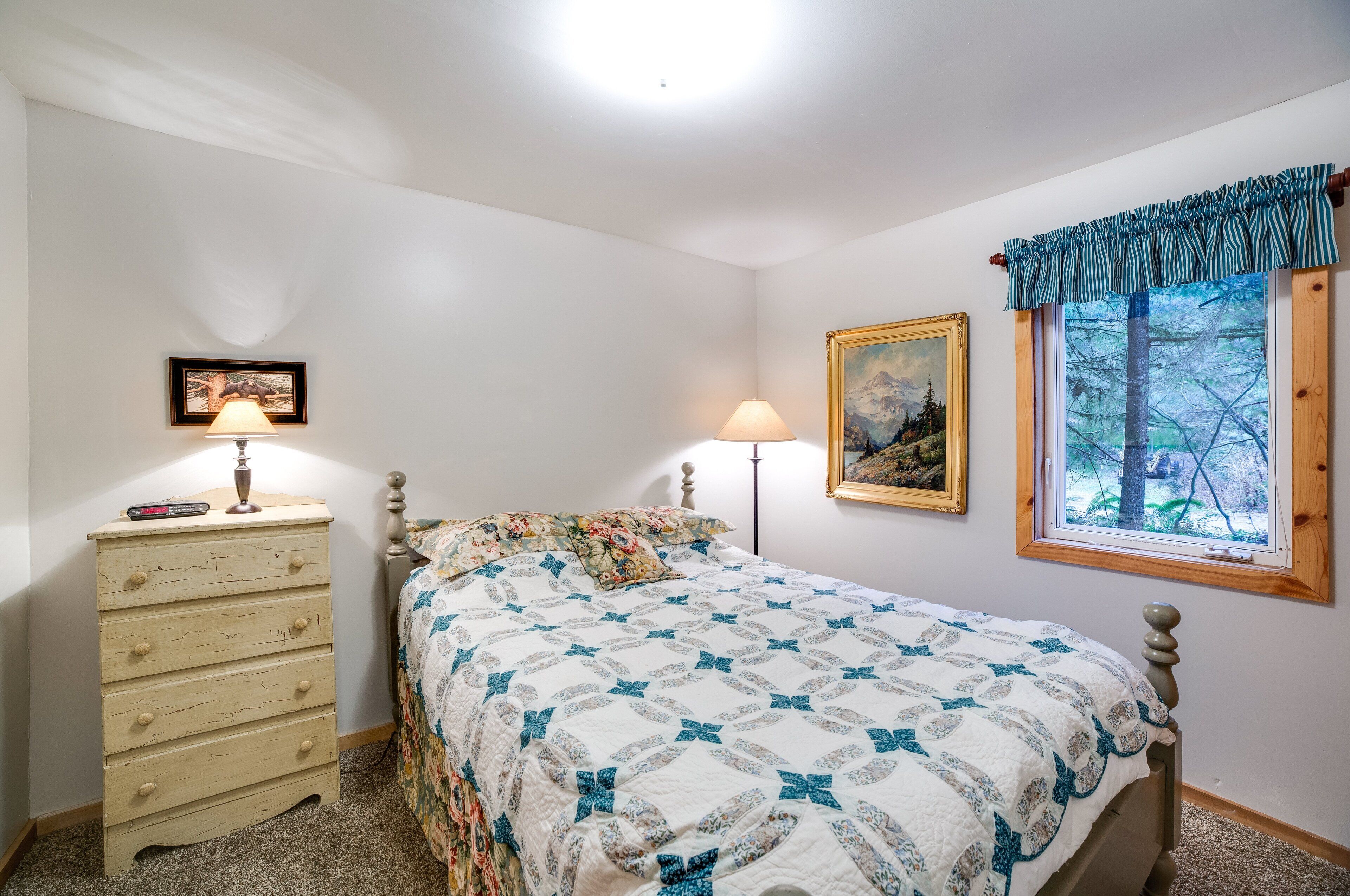 3 bedrooms, bed sheets