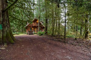 Property grounds - 10SL - Real Log Cabin - WiFi - SLEEPS-8 (Deming)