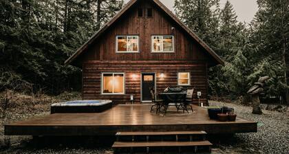 22MBR - Hot Tub - Wi-Fi - BBQ - Pets OK - Sleeps 8