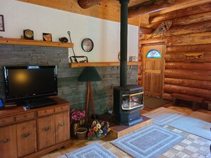 Fireplace - 11SL - Wi-Fi - NO PETS Log Cabin - Sleeps 7 (Deming)