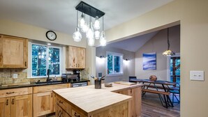 Villa (4 Bedrooms) | Cuisine privée
