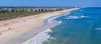 3BR Coastal Home + Heated Pool, Golf Cart & Bikes